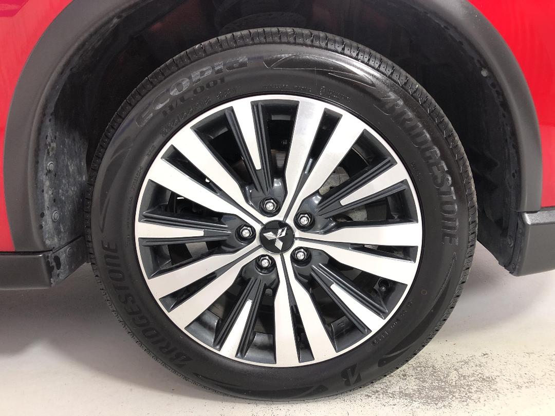 Photo '9' of Mitsubishi Outlander