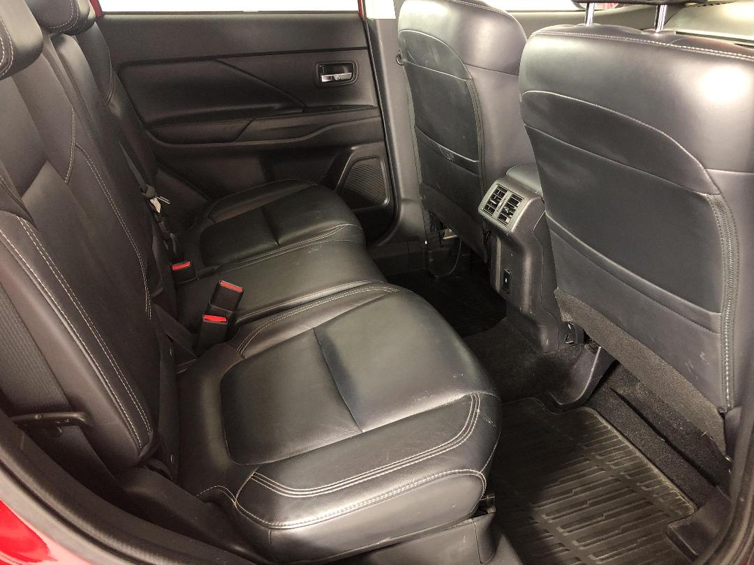 Photo '20' of Mitsubishi Outlander