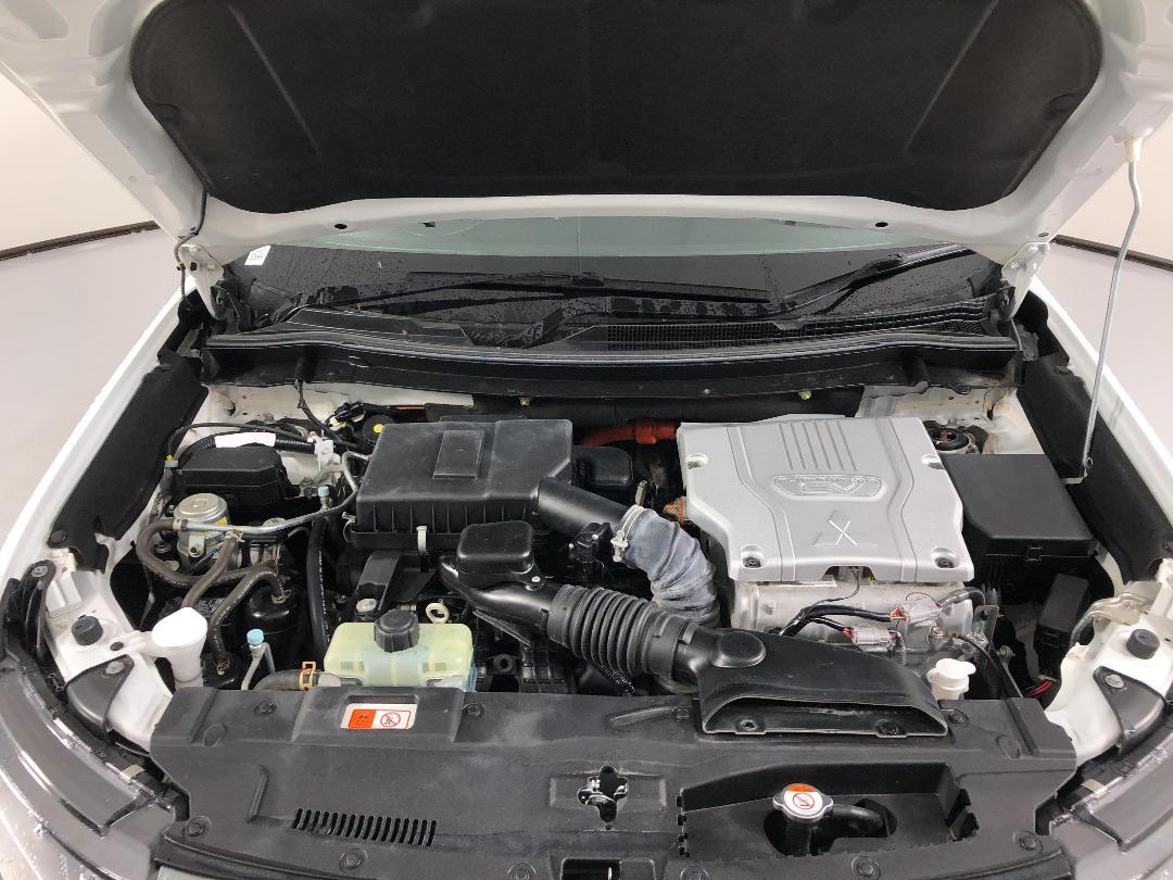 Photo '13' of Mitsubishi Outlander