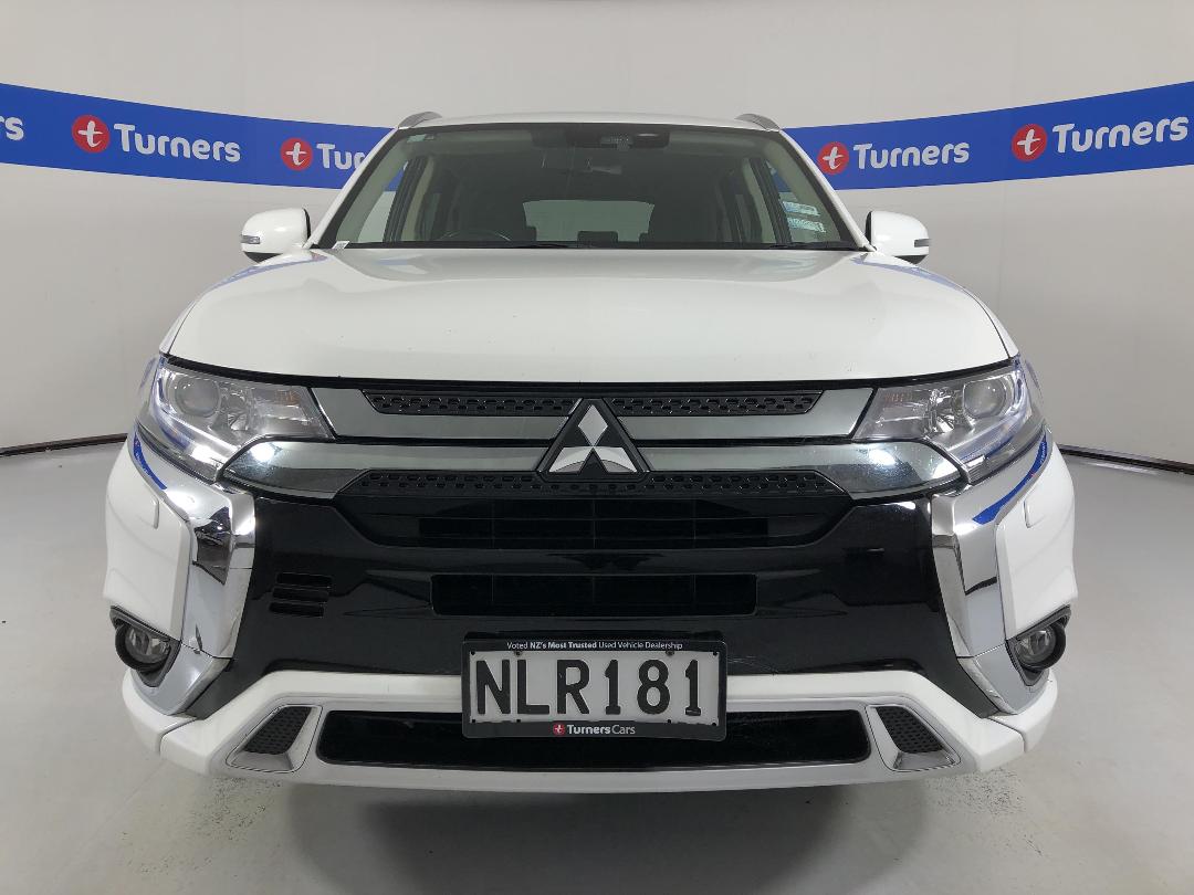 Photo '2' of Mitsubishi Outlander