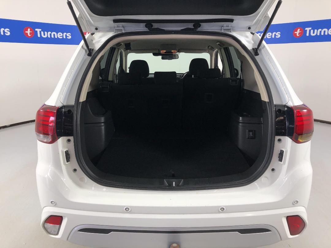 Photo '14' of Mitsubishi Outlander