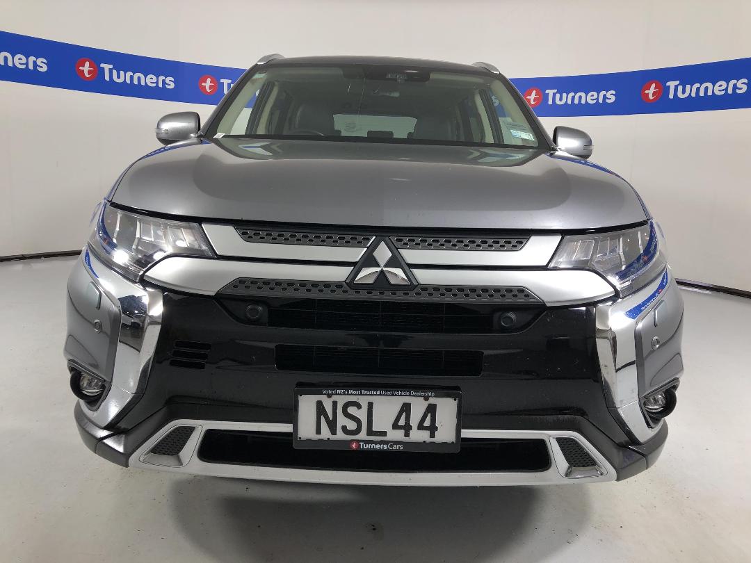 Photo '2' of Mitsubishi Outlander