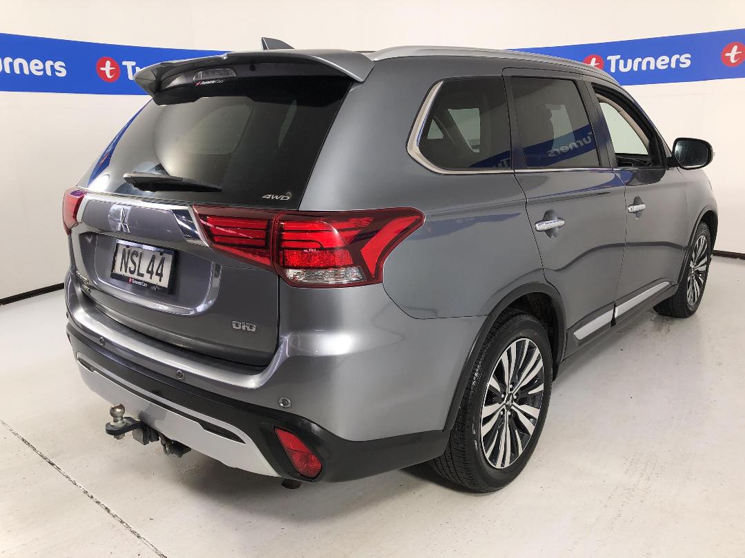 Photo '7' of Mitsubishi Outlander