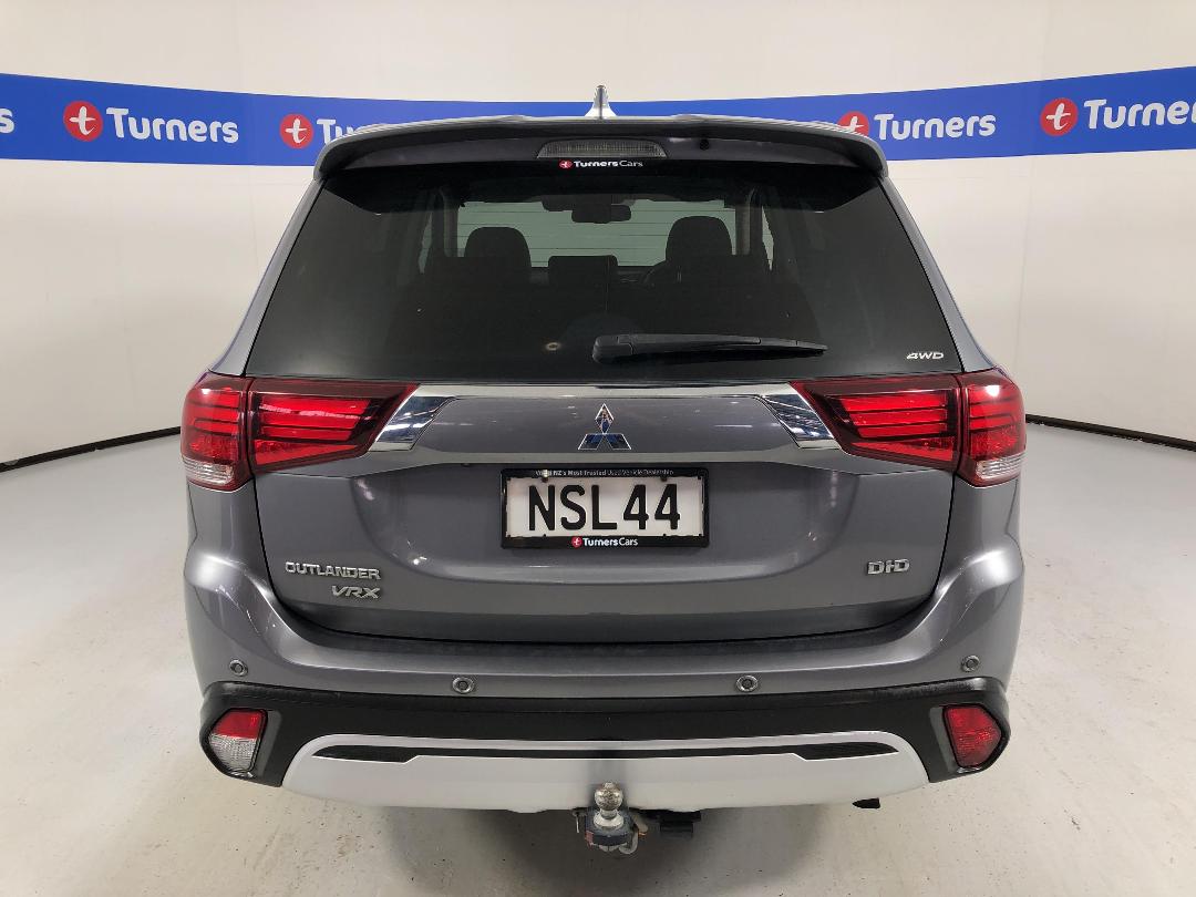 Photo '6' of Mitsubishi Outlander