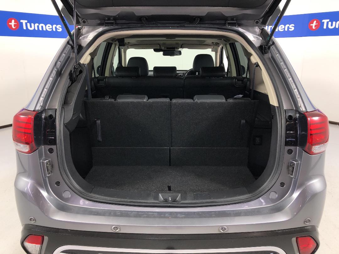 Photo '14' of Mitsubishi Outlander