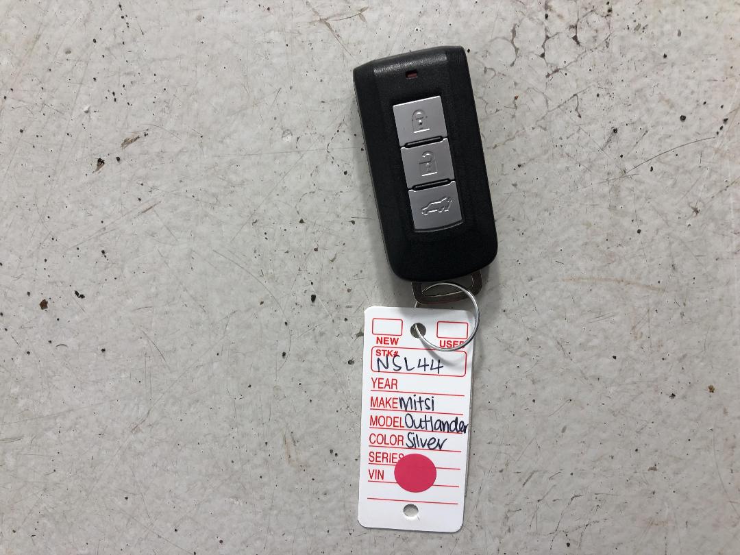 Photo '22' of Mitsubishi Outlander