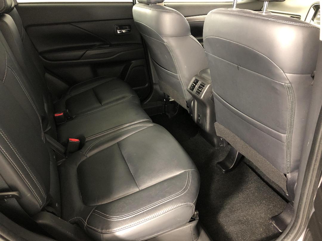 Photo '20' of Mitsubishi Outlander