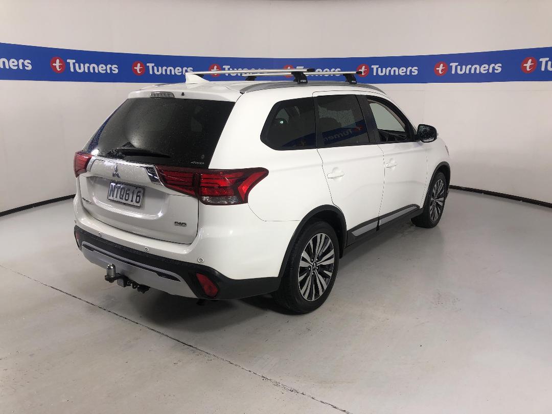 Photo '7' of Mitsubishi Outlander