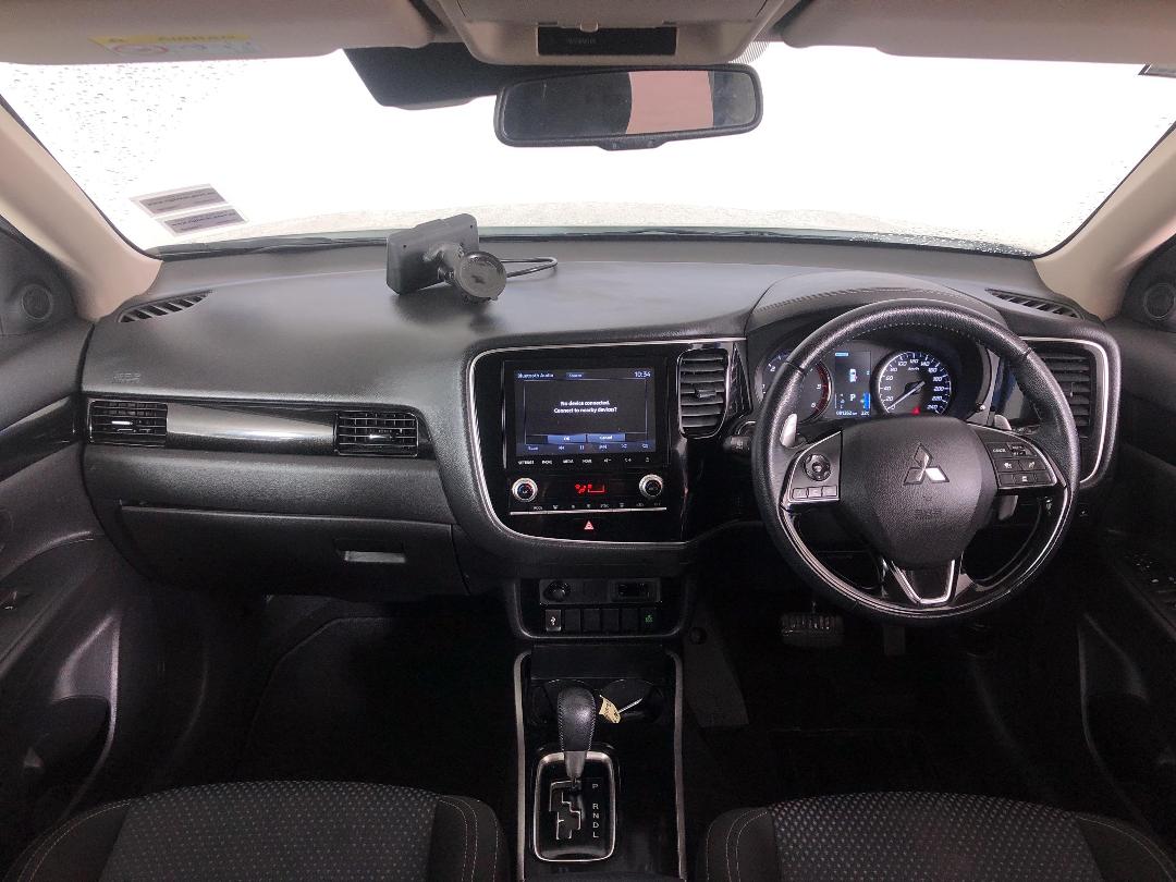 Photo '17' of Mitsubishi Outlander