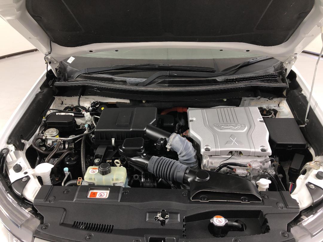 Photo '13' of Mitsubishi Outlander