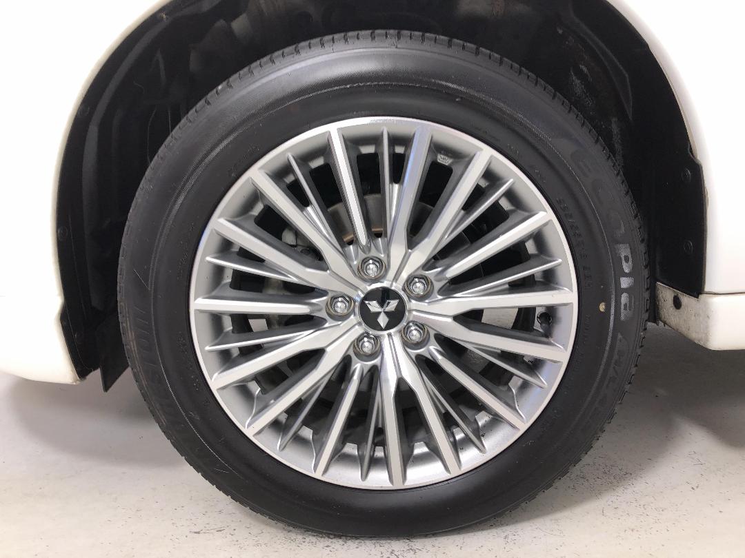 Photo '10' of Mitsubishi Outlander