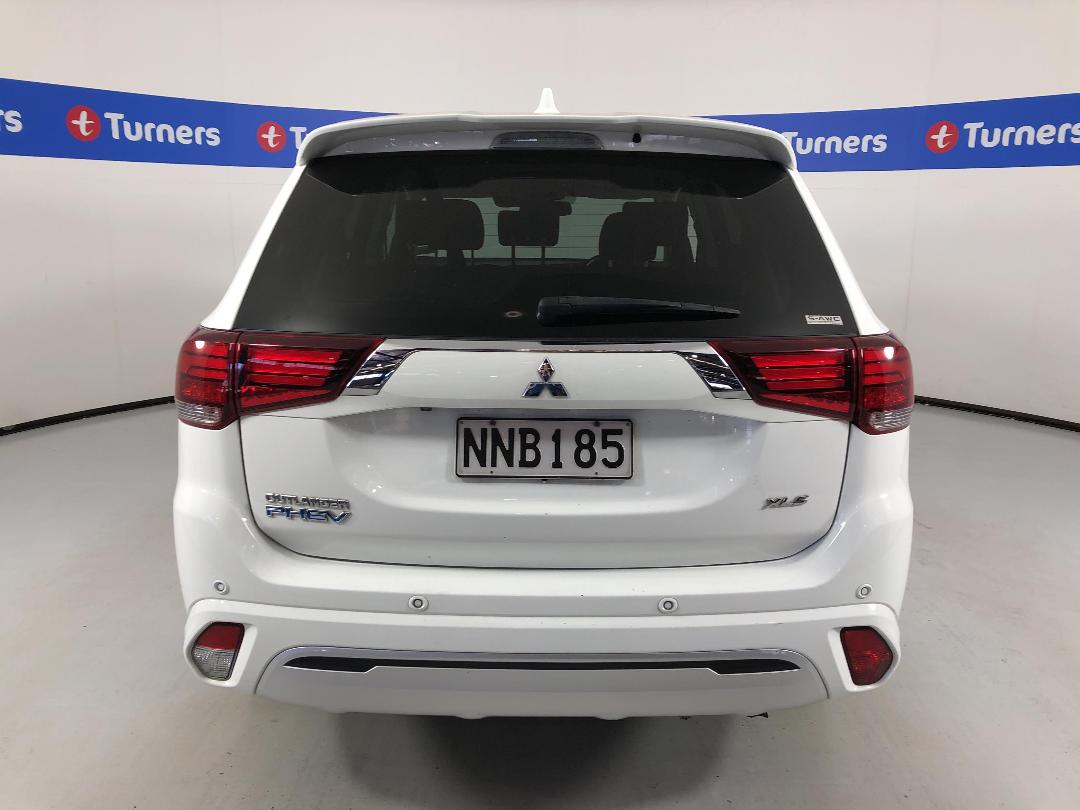 Photo '6' of Mitsubishi Outlander