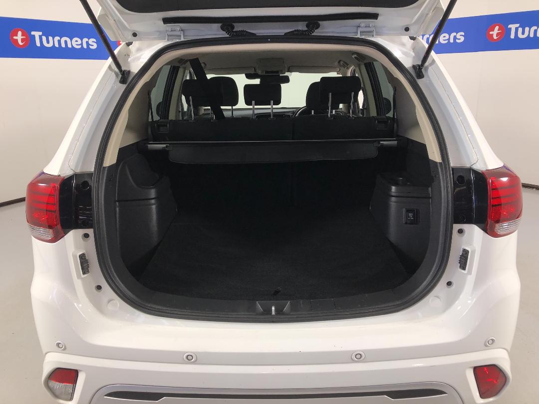 Photo '14' of Mitsubishi Outlander