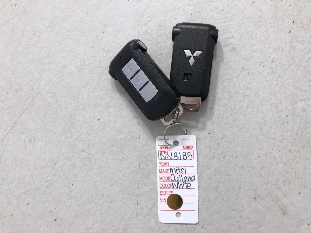 Photo '22' of Mitsubishi Outlander