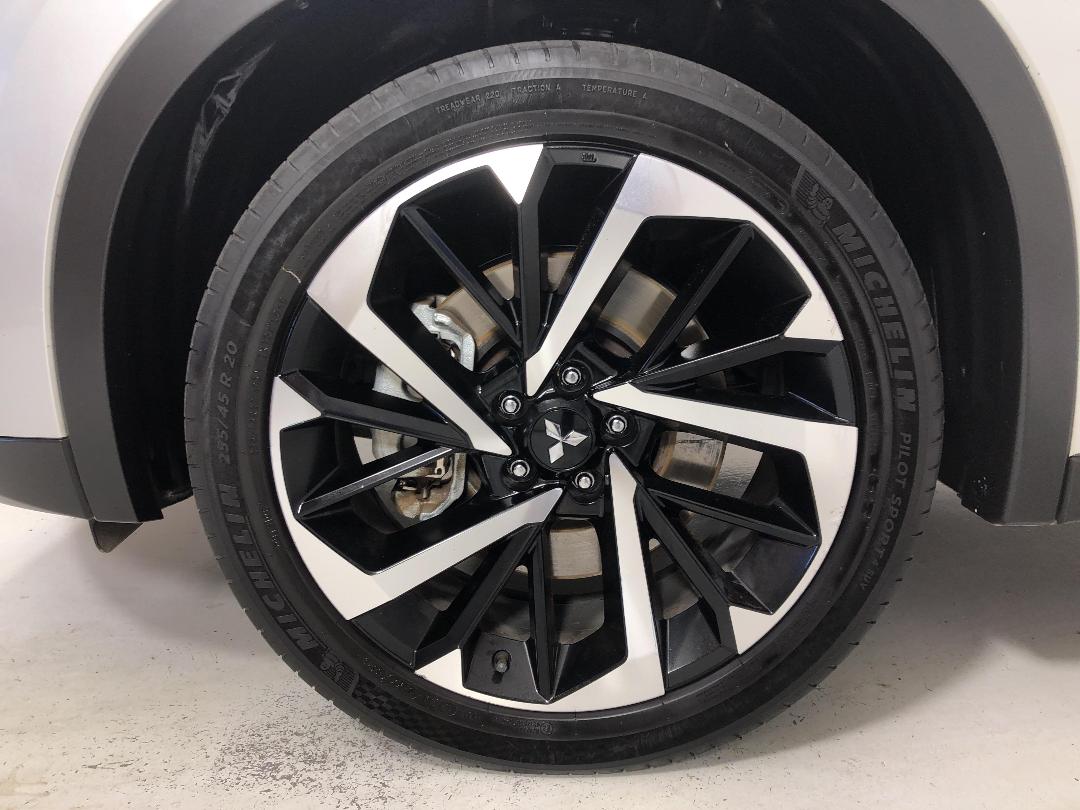 Photo '10' of Mitsubishi Outlander