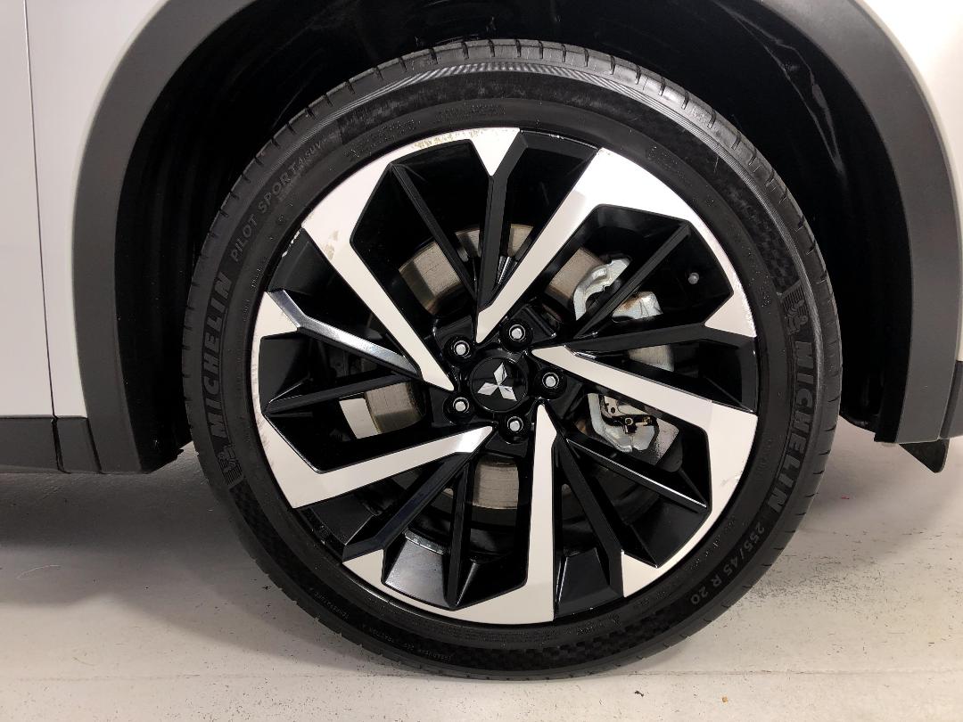 Photo '9' of Mitsubishi Outlander