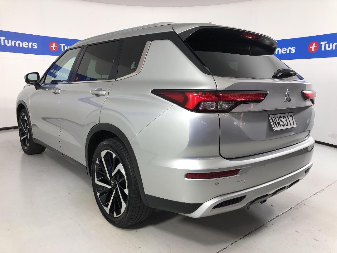 Photo '5' of Mitsubishi Outlander