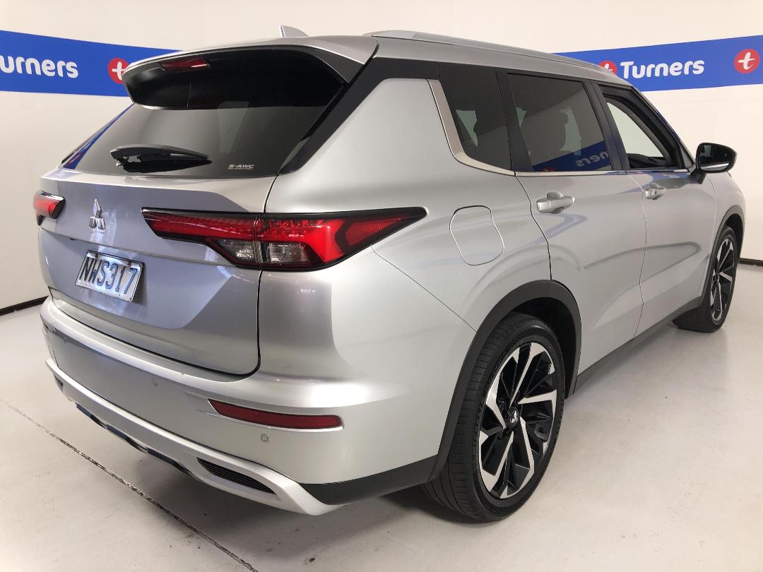 Photo '7' of Mitsubishi Outlander