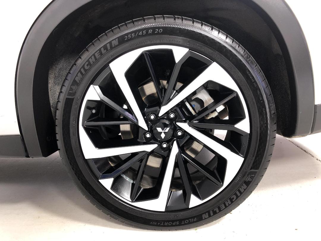 Photo '11' of Mitsubishi Outlander