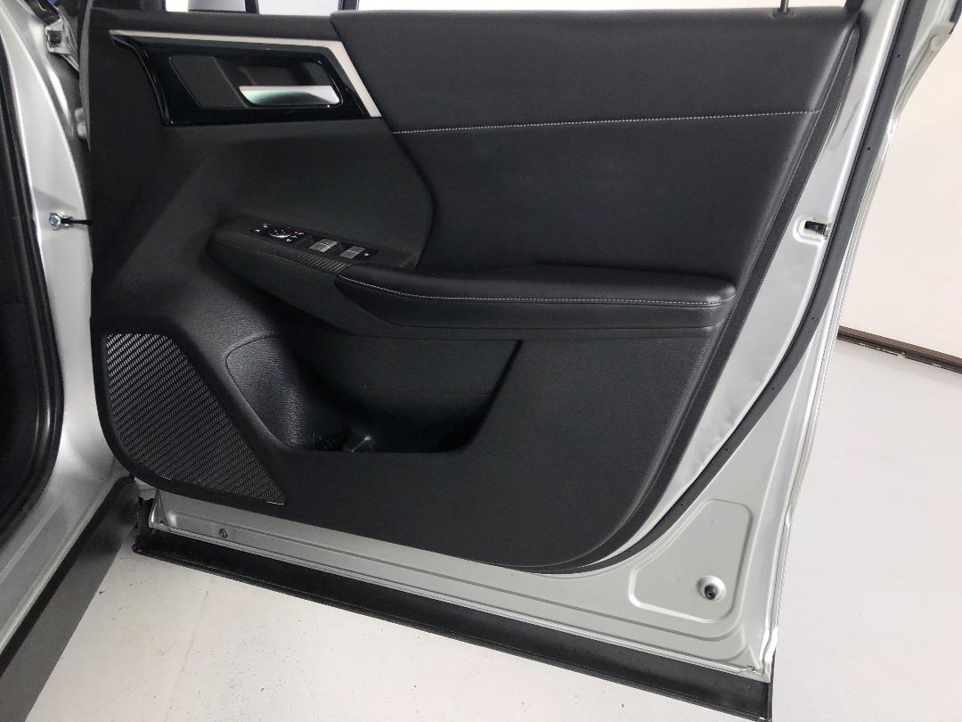 Photo '15' of Mitsubishi Outlander