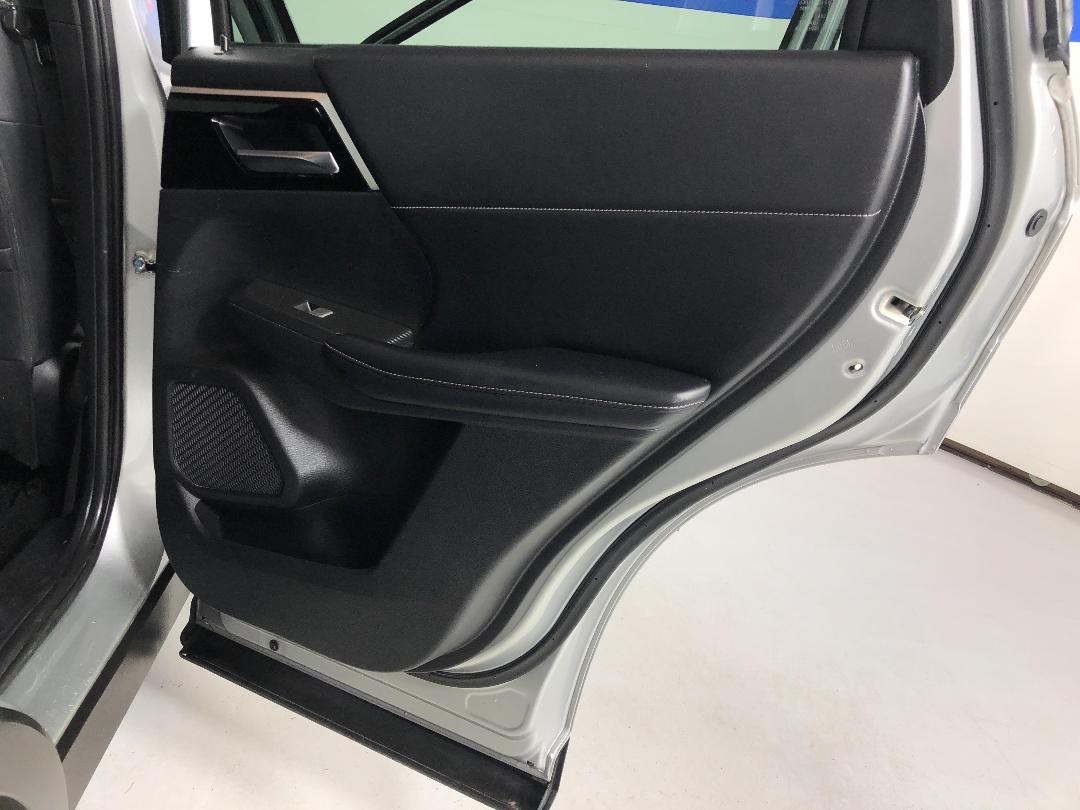 Photo '19' of Mitsubishi Outlander