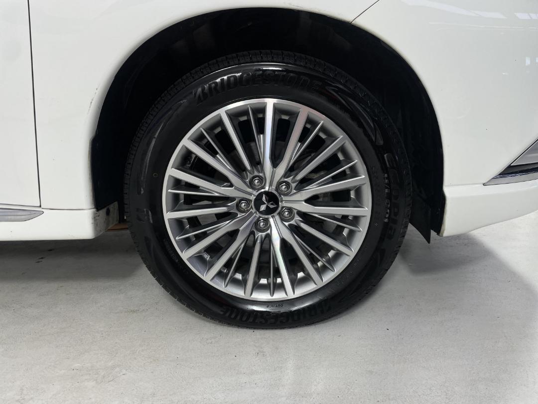 Photo '9' of Mitsubishi Outlander Photo '9' of Mitsubishi Outlander