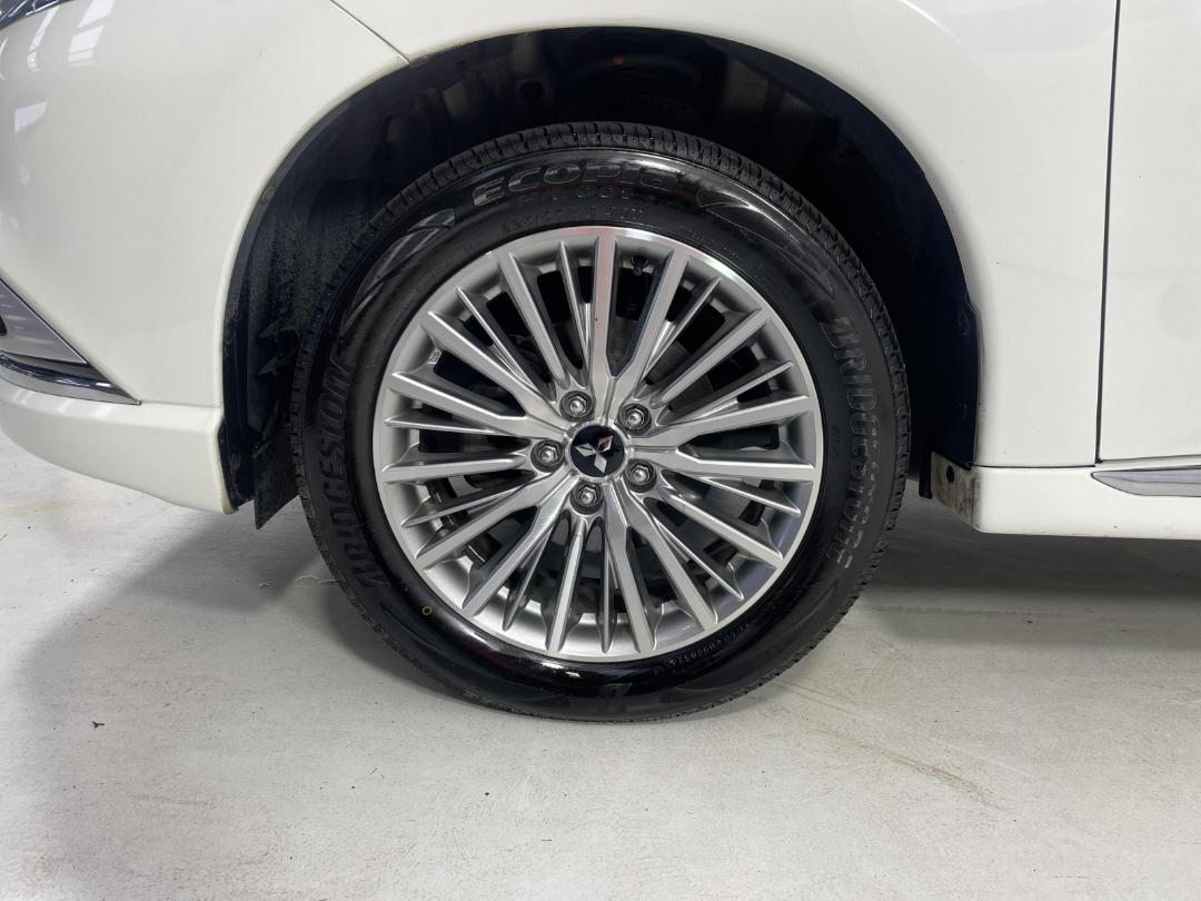 Photo '10' of Mitsubishi Outlander Photo '10' of Mitsubishi Outlander