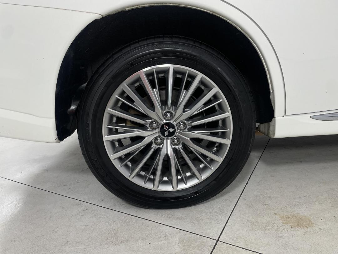 Photo '12' of Mitsubishi Outlander Photo '12' of Mitsubishi Outlander