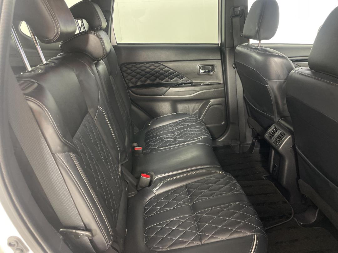 Photo '20' of Mitsubishi Outlander Photo '20' of Mitsubishi Outlander