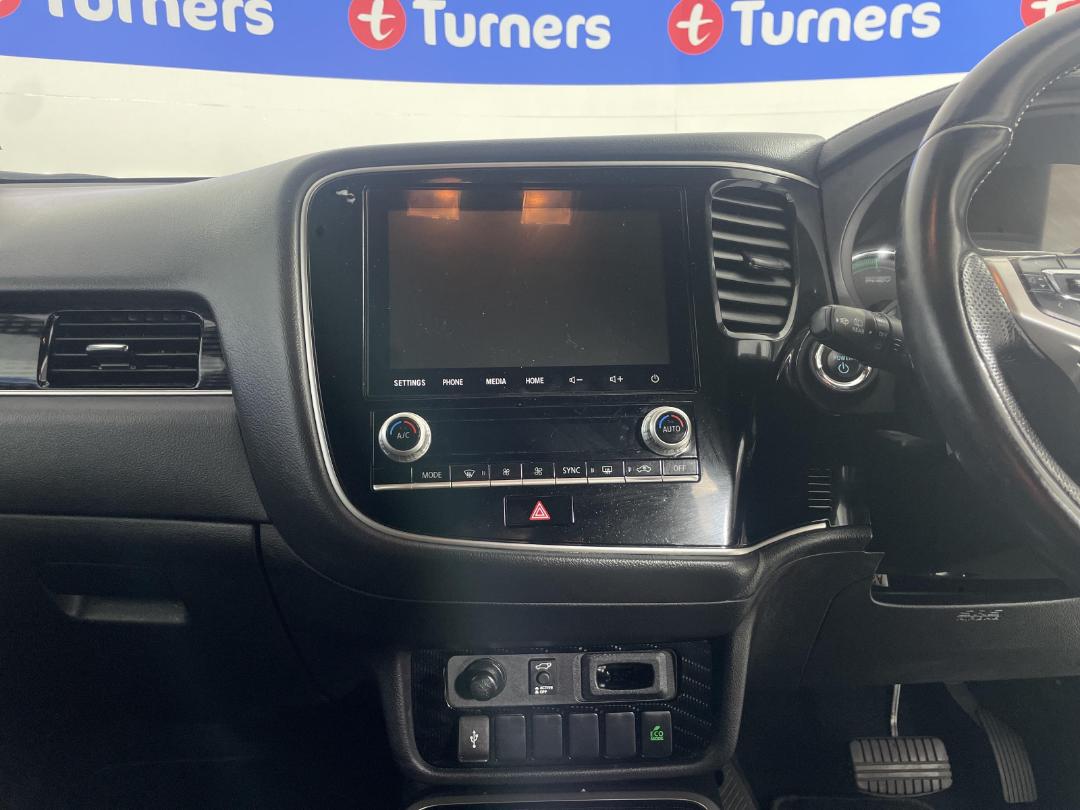 Photo '18' of Mitsubishi Outlander Photo '18' of Mitsubishi Outlander