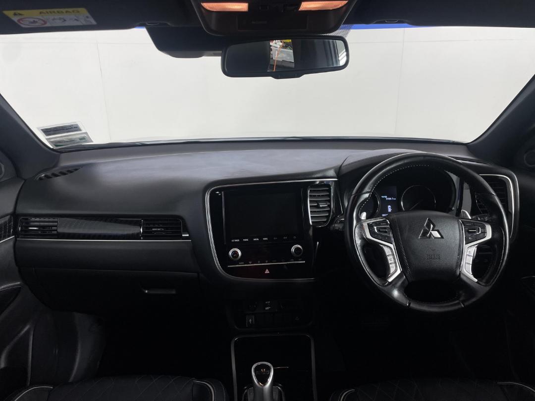 Photo '17' of Mitsubishi Outlander Photo '17' of Mitsubishi Outlander