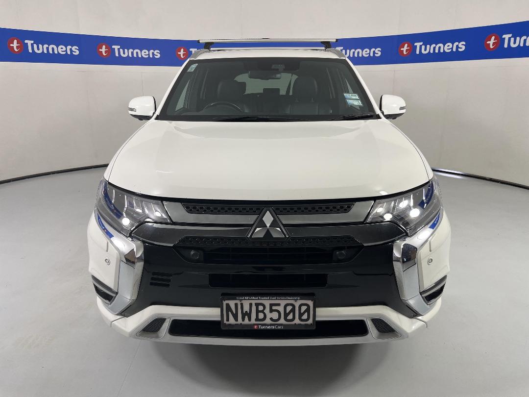 Photo '2' of Mitsubishi Outlander