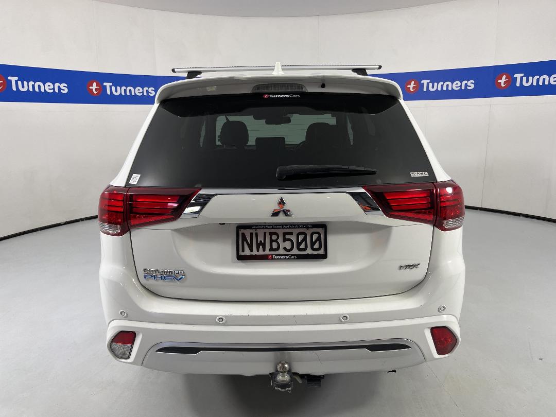 Photo '6' of Mitsubishi Outlander