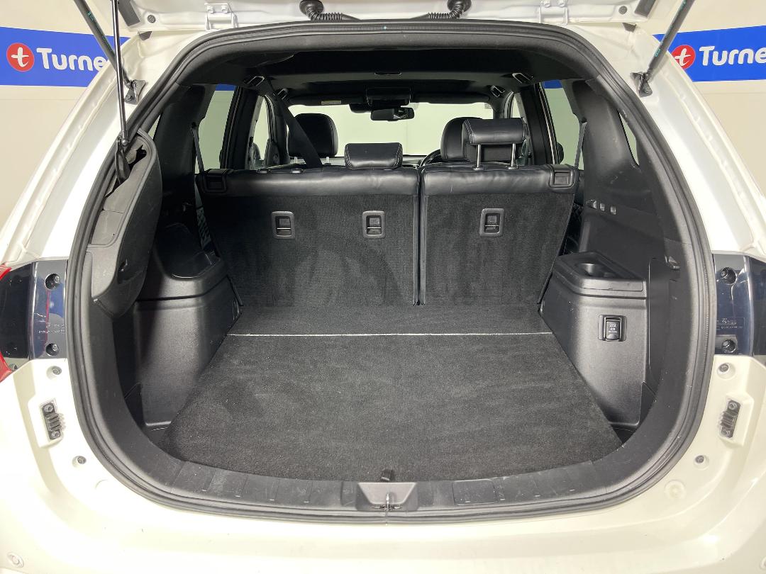 Photo '14' of Mitsubishi Outlander