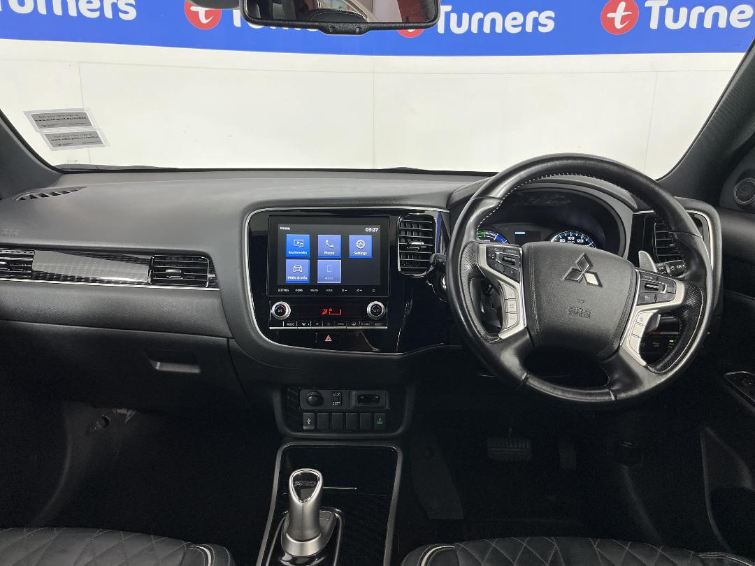 Photo '17' of Mitsubishi Outlander