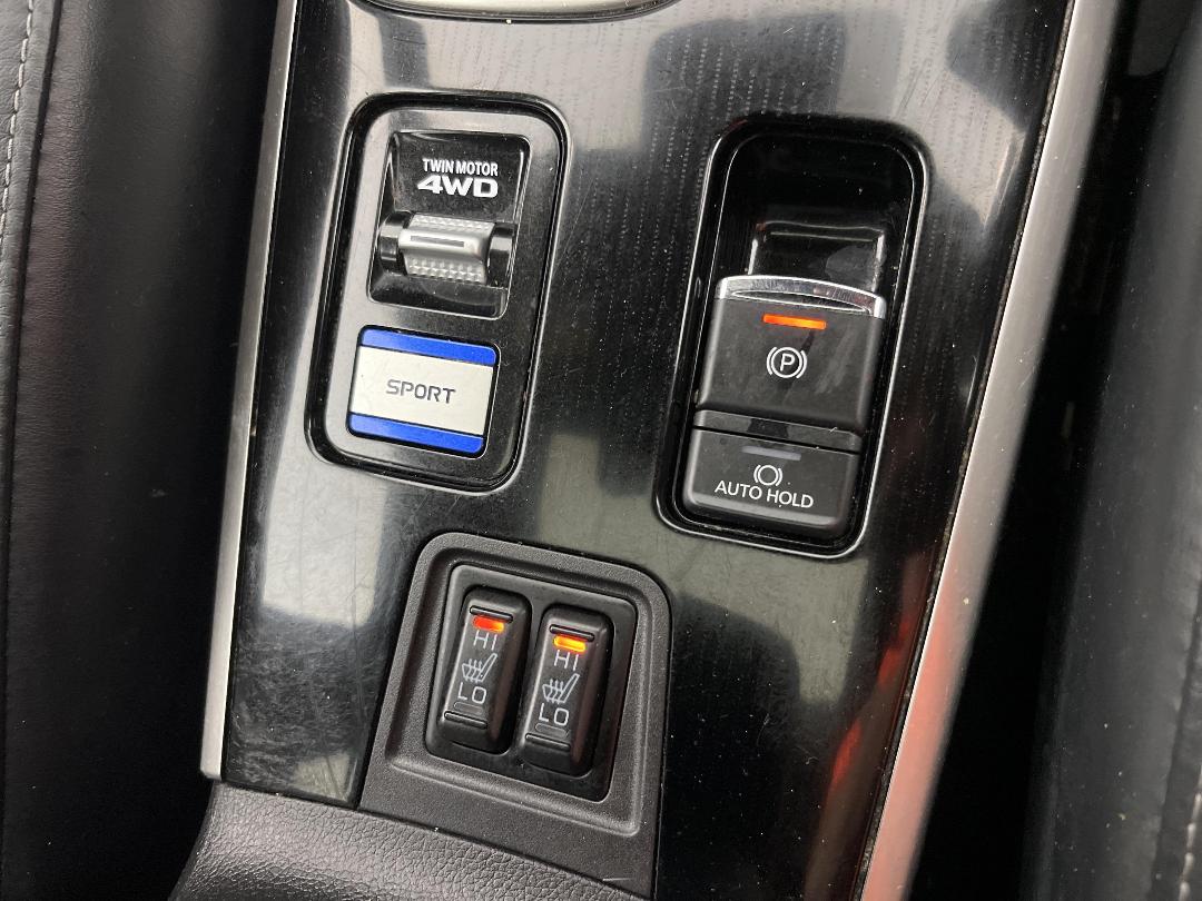 Photo '28' of Mitsubishi Outlander