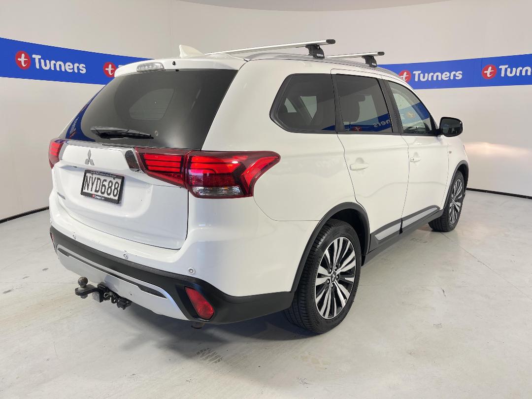 Photo '7' of Mitsubishi Outlander