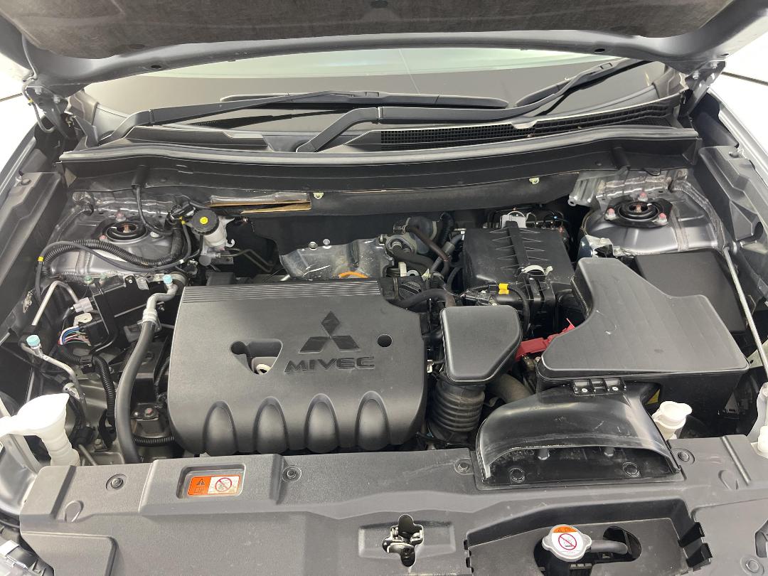 Photo '13' of Mitsubishi Outlander Photo '13' of Mitsubishi Outlander