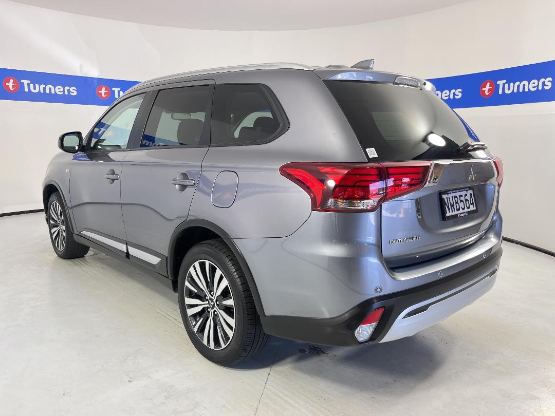 Photo '5' of Mitsubishi Outlander Photo '5' of Mitsubishi Outlander