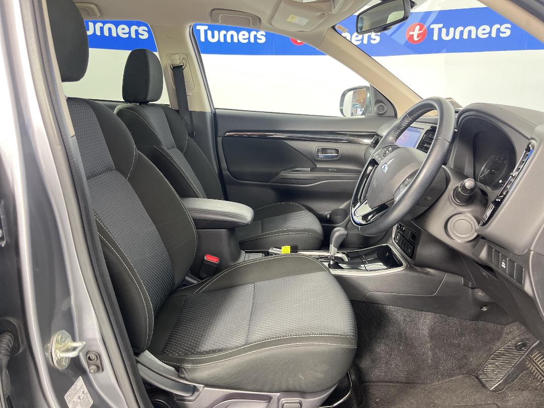 Photo '16' of Mitsubishi Outlander Photo '16' of Mitsubishi Outlander