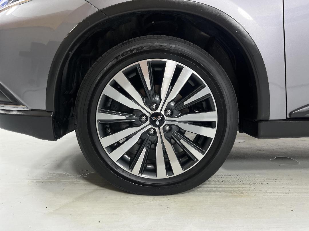 Photo '10' of Mitsubishi Outlander Photo '10' of Mitsubishi Outlander