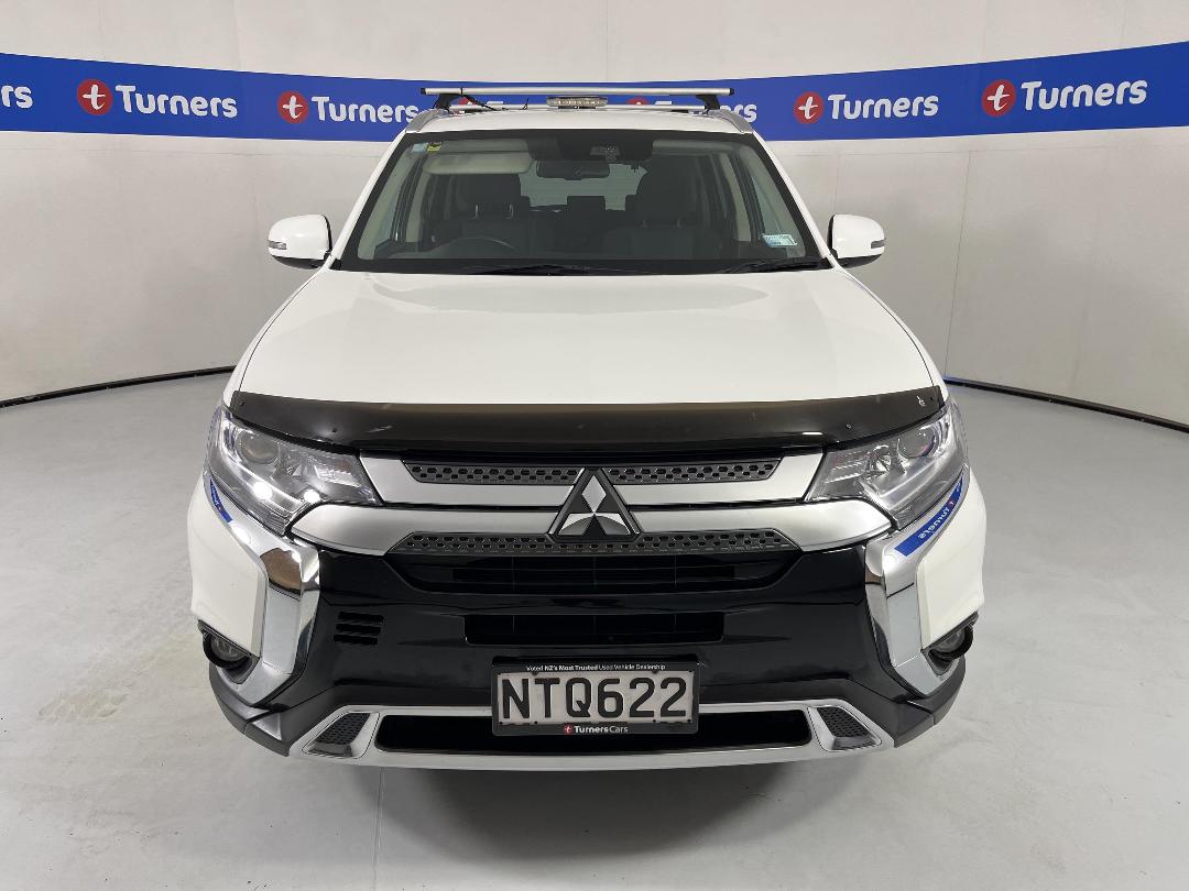 Photo '2' of Mitsubishi Outlander