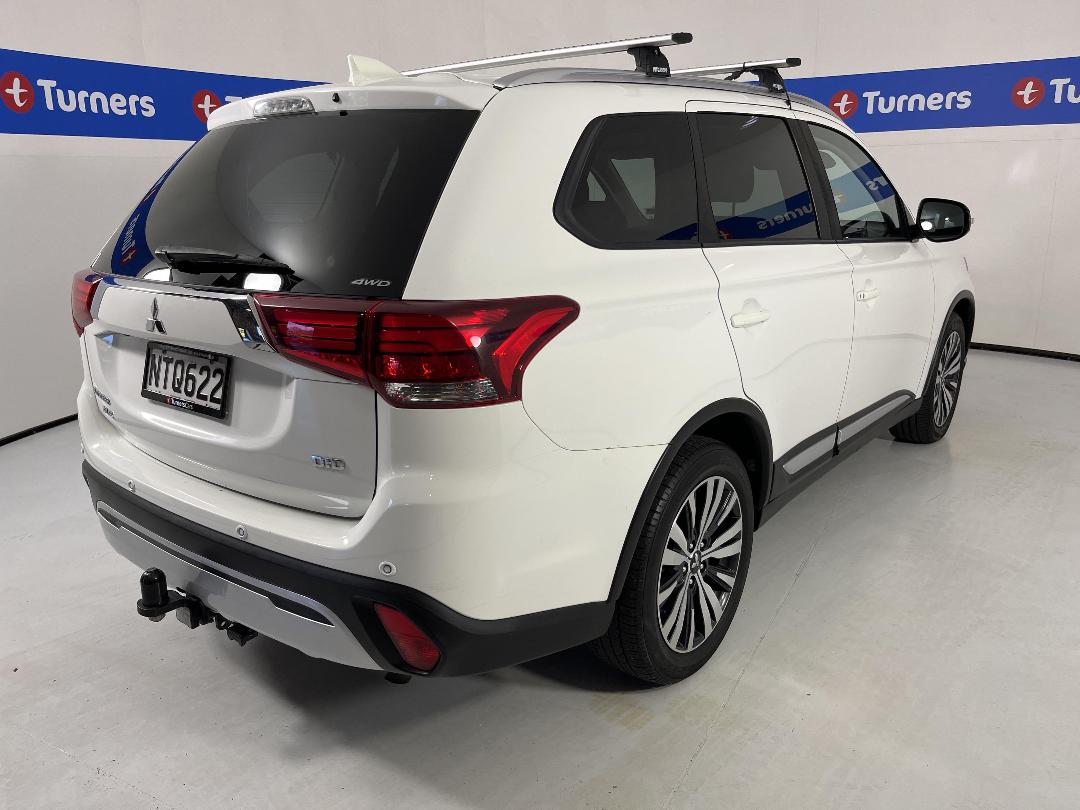 Photo '7' of Mitsubishi Outlander