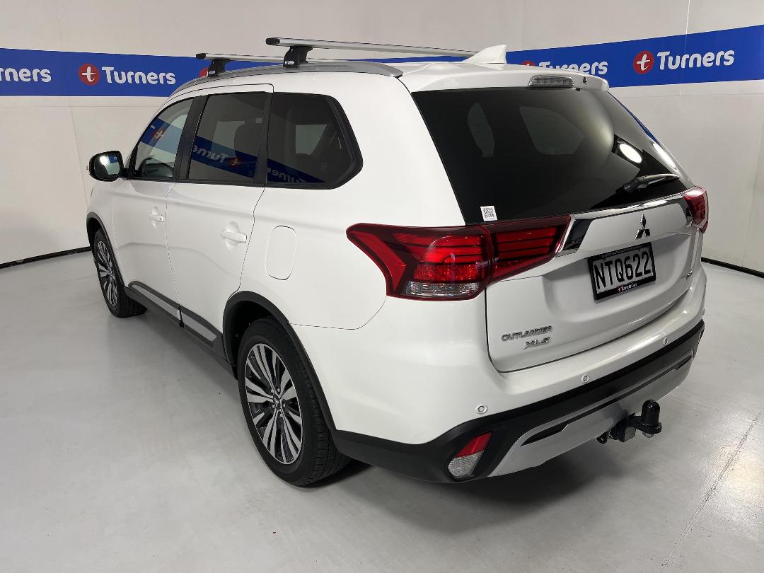 Photo '5' of Mitsubishi Outlander