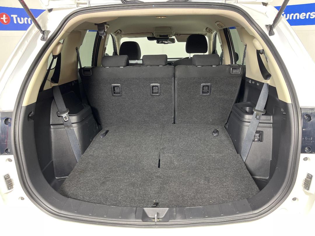 Photo '14' of Mitsubishi Outlander