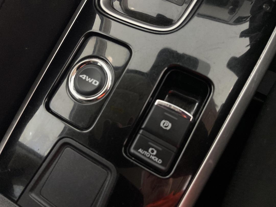 Photo '28' of Mitsubishi Outlander