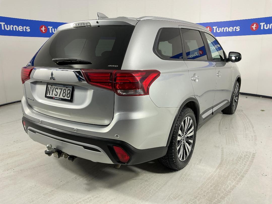 Photo '7' of Mitsubishi Outlander