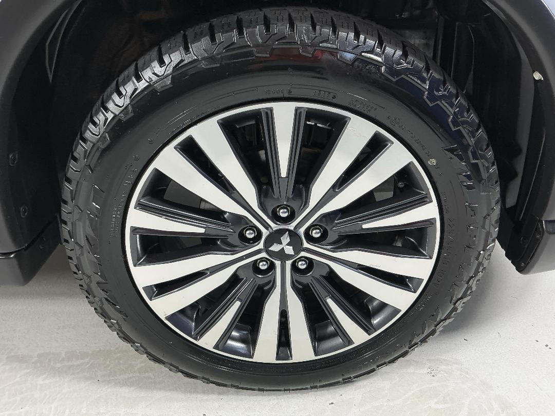 Photo '9' of Mitsubishi Outlander