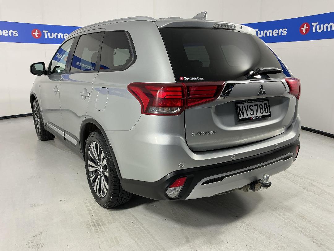 Photo '5' of Mitsubishi Outlander