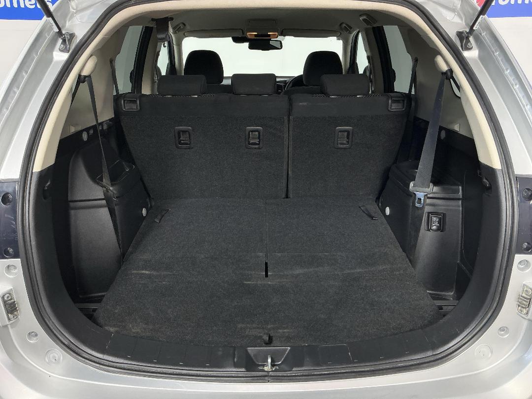 Photo '14' of Mitsubishi Outlander